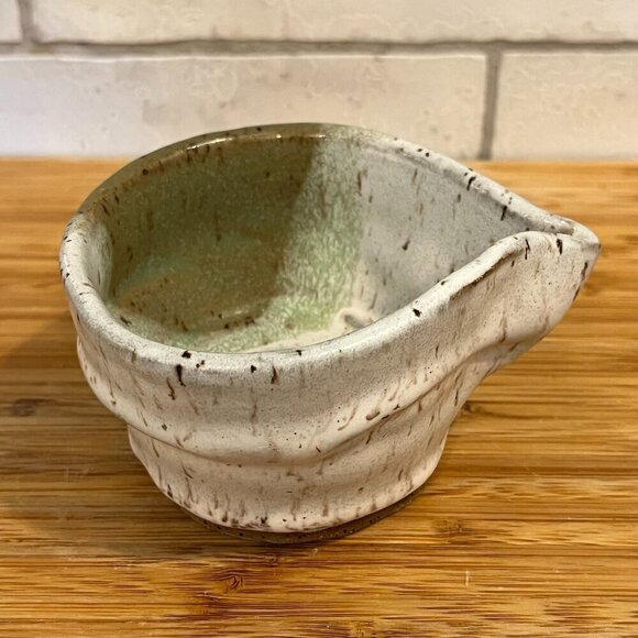 Handmade Art Pottery Bowl Freeform Pouring Bowl Brown Cream Green Speckle Spout - Picture 1 of 6